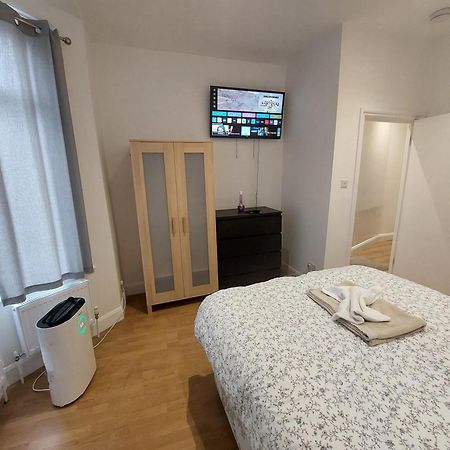 Cosy North Kensington Family Apartment For 4 Persons - Children Stay Free لندن المظهر الخارجي الصورة