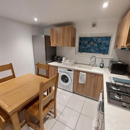 Cosy North Kensington Family Apartment For 4 Persons - Children Stay Free لندن المظهر الخارجي الصورة